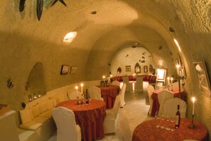 Bar de vinos, con vista al mar, abre todos los días