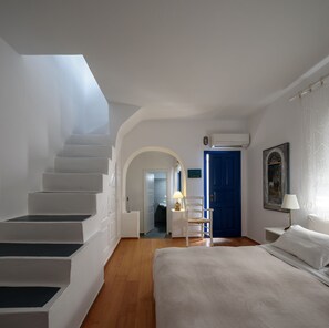 Suite, Sea View | Egyptian cotton sheets, minibar, in-room safe, individually decorated