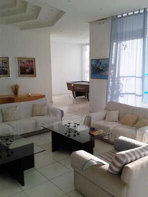 Lobby lounge - Hotel Iris (Rhodes)
