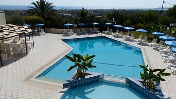 Outdoor pool, pool umbrellas