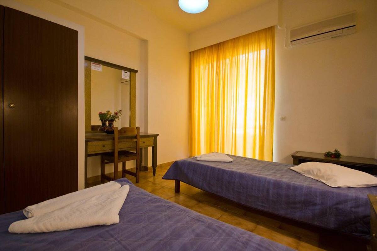In-room safe, WiFi (surcharge)
