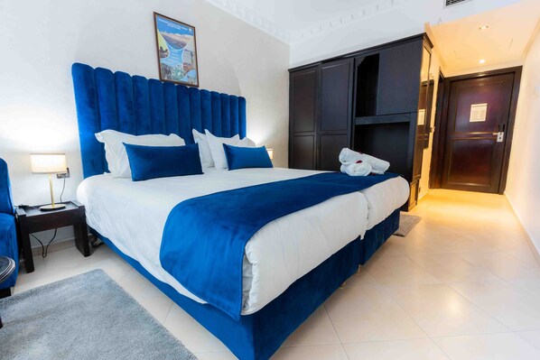 Select Comfort 床、迷你吧、客房内保险箱、特色家居