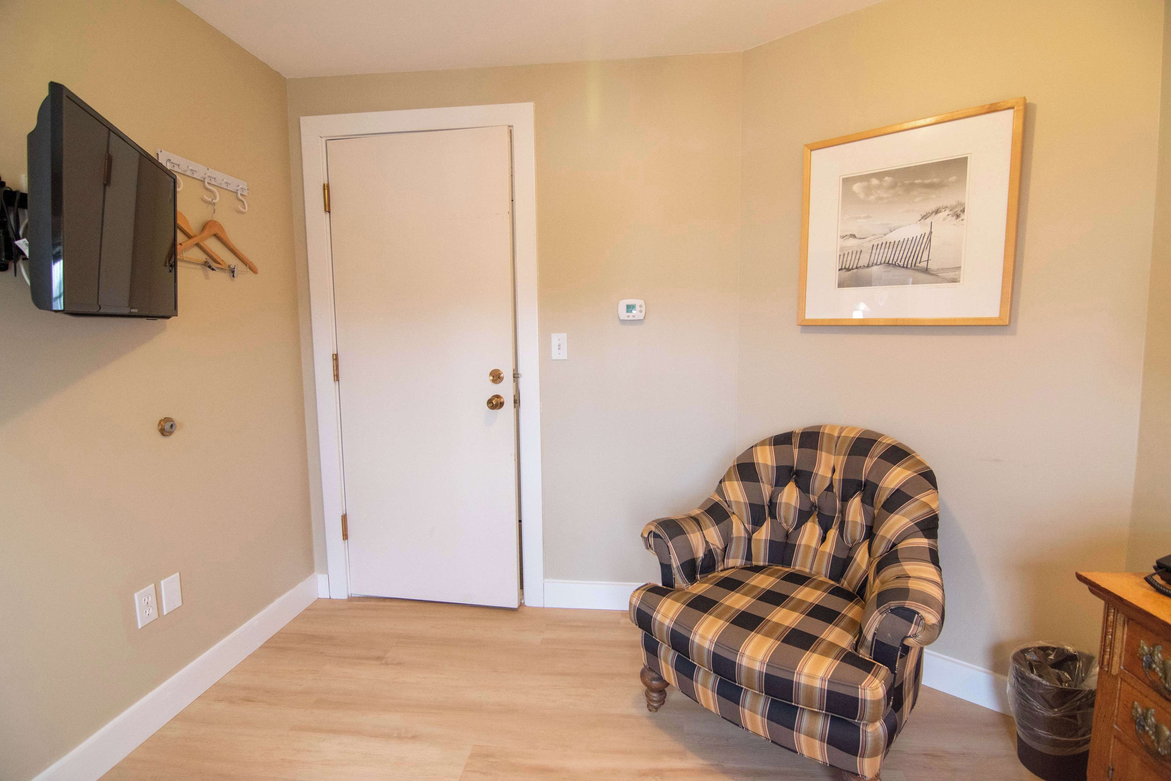 deluxe oceanview queen | premium bedding, pillow-top beds, iron/ironing board, travel cot