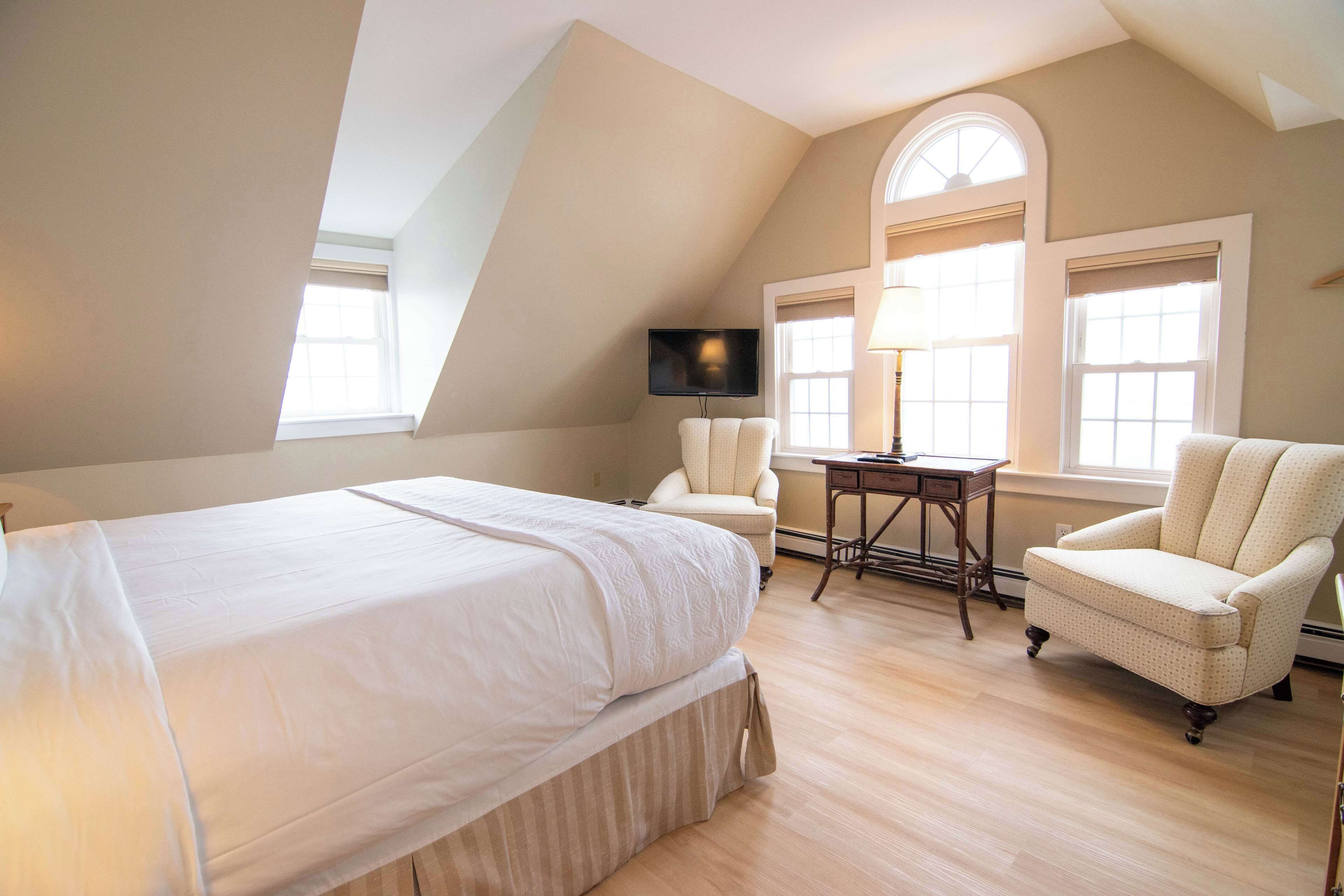 premium bedding, pillow-top beds, iron/ironing board, travel cot