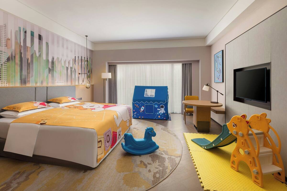 Minibar, in-room safe, desk, blackout curtains