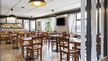 Café da manhã, almoço e jantar