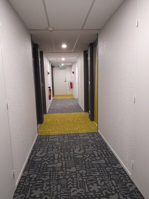 Handrails in hallways