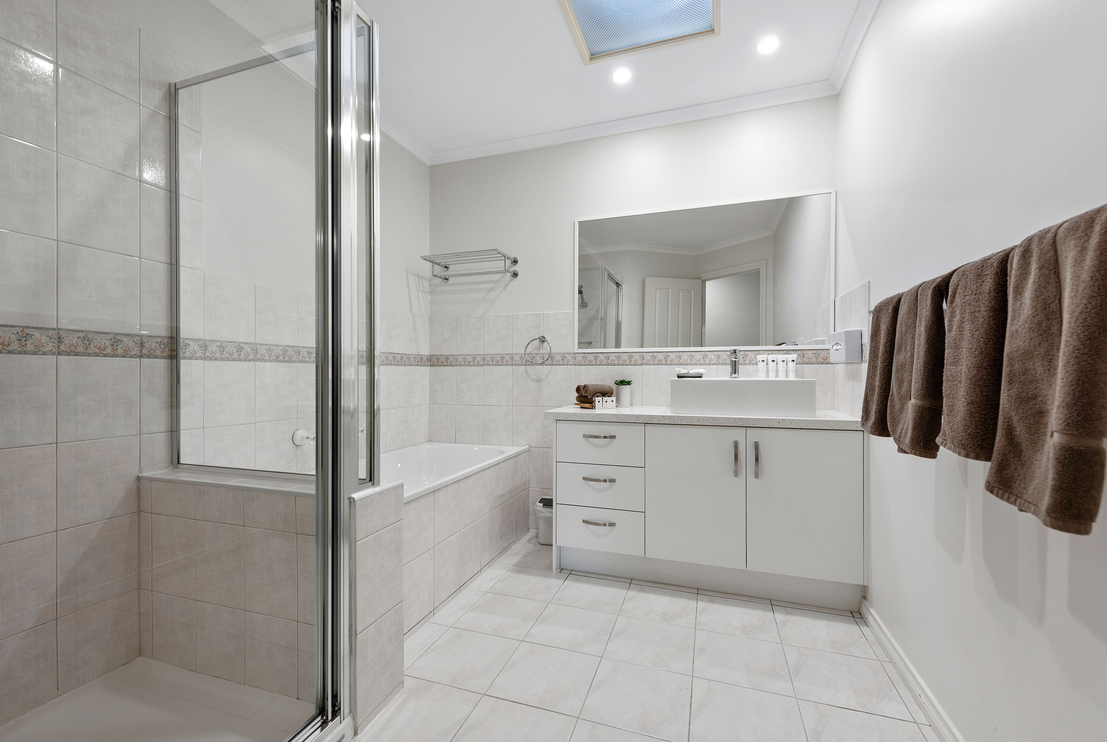 Fawkner Executive Suites & Serviced Apartments — image 8