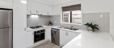 Villa, 3 Bedrooms | Private kitchen