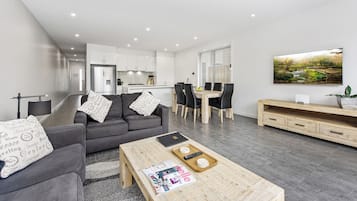 Townhome, 3 Bedrooms | Living area