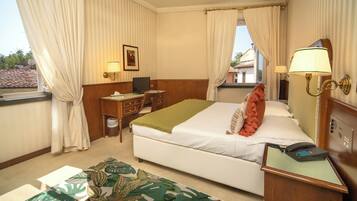 Deluxe-Doppel- oder -Zweibettzimmer | 1 Schlafzimmer, Minibar, Zimmersafe, Schreibtisch