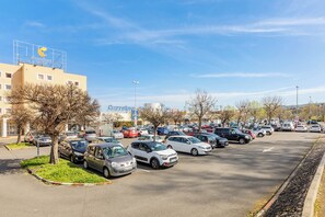 Exterior - Comfort Hotel Montlucon (Montlucon)