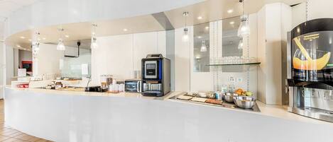 Daily buffet breakfast (EUR 11.90 per person)