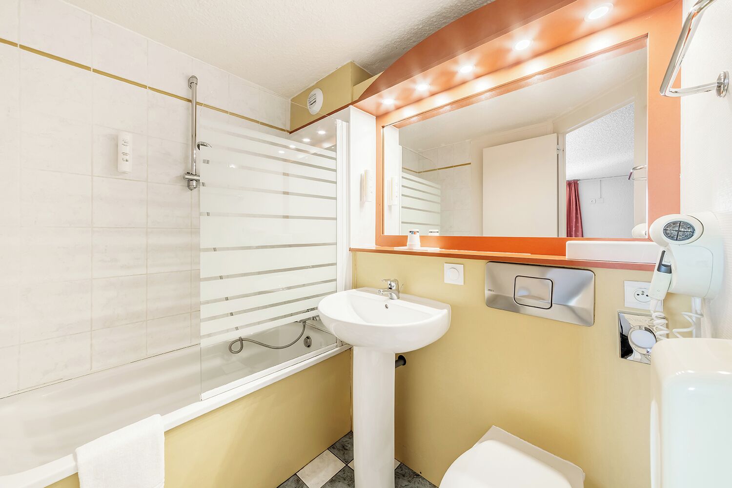 Foto - Comfort Hotel Montlucon