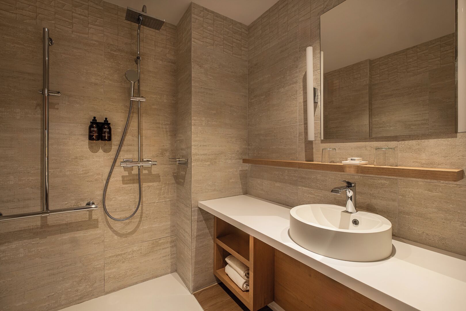 family triple room | bathroom | hair dryer, towels, soap, shampoo