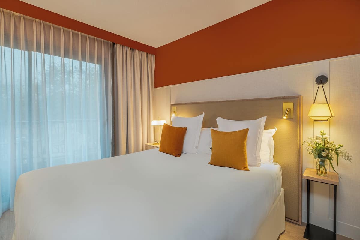 Executive Room | 1 bedroom, premium bedding, in-room safe, desk