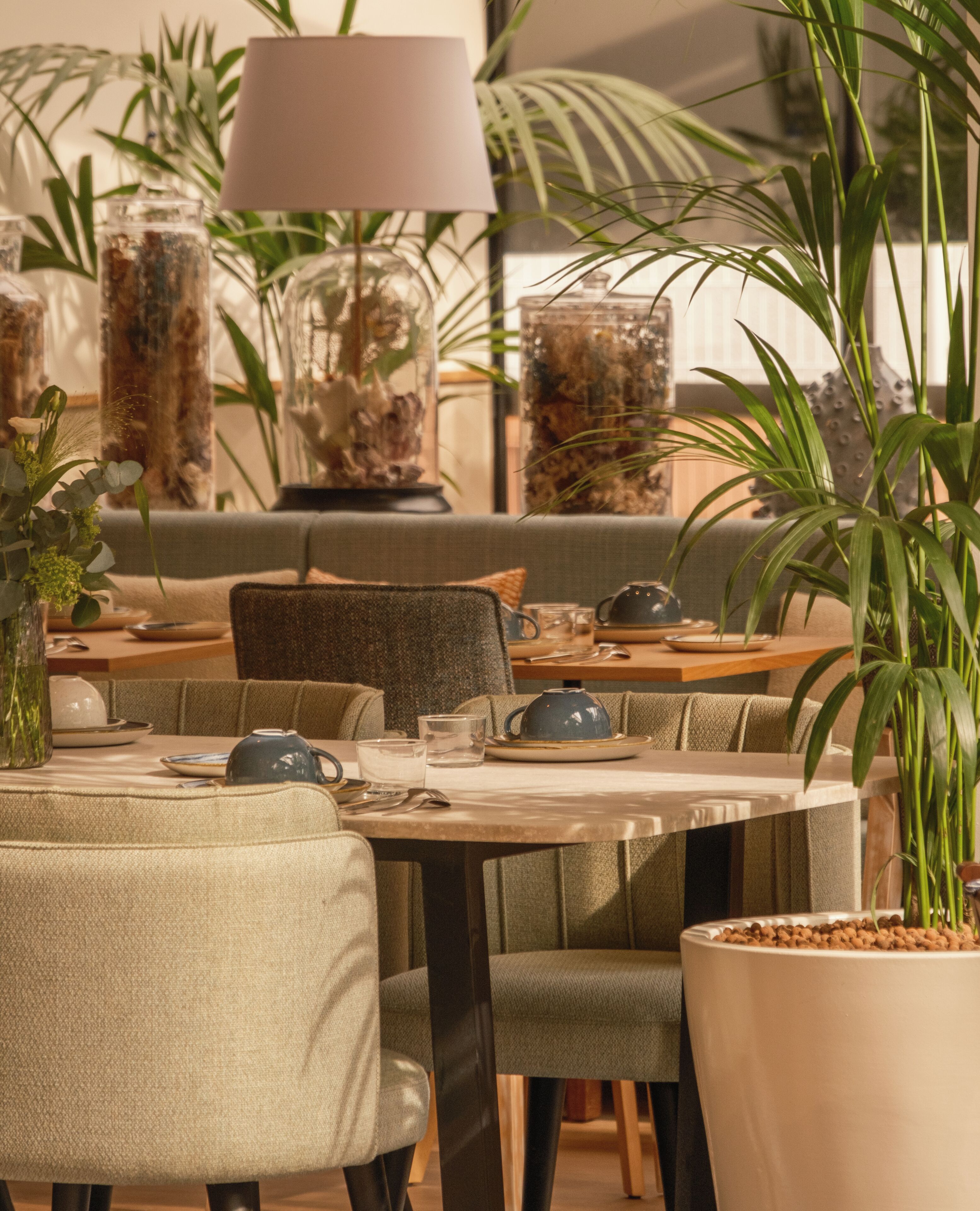 Daily buffet breakfast (EUR 17 per person)