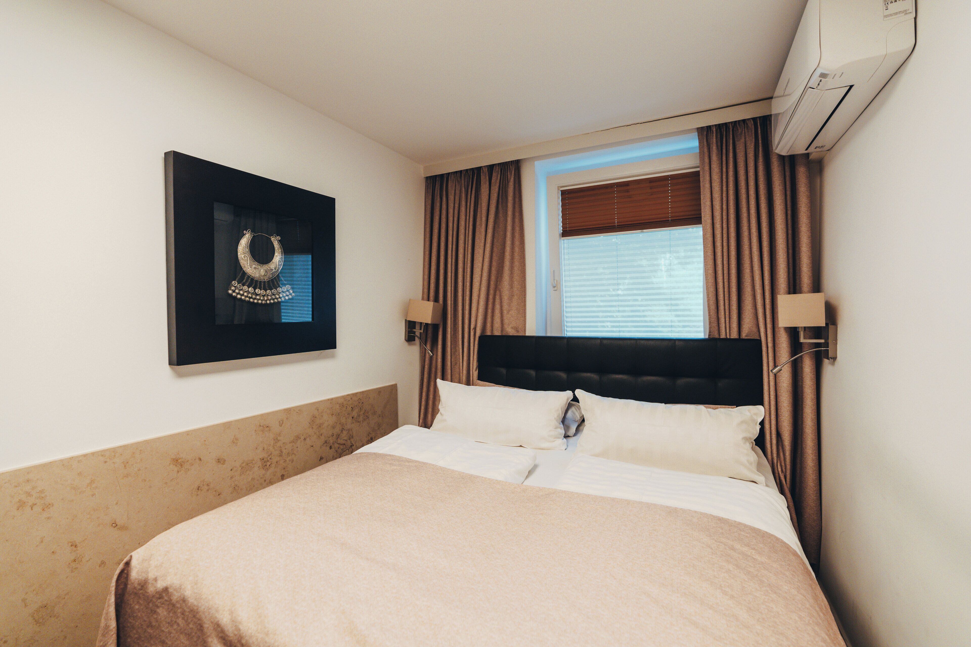 economy double room | hypo-allergenic bedding, in-room safe, individually decorated