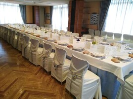 Breakfast, lunch, dinner served; Spanish cuisine 