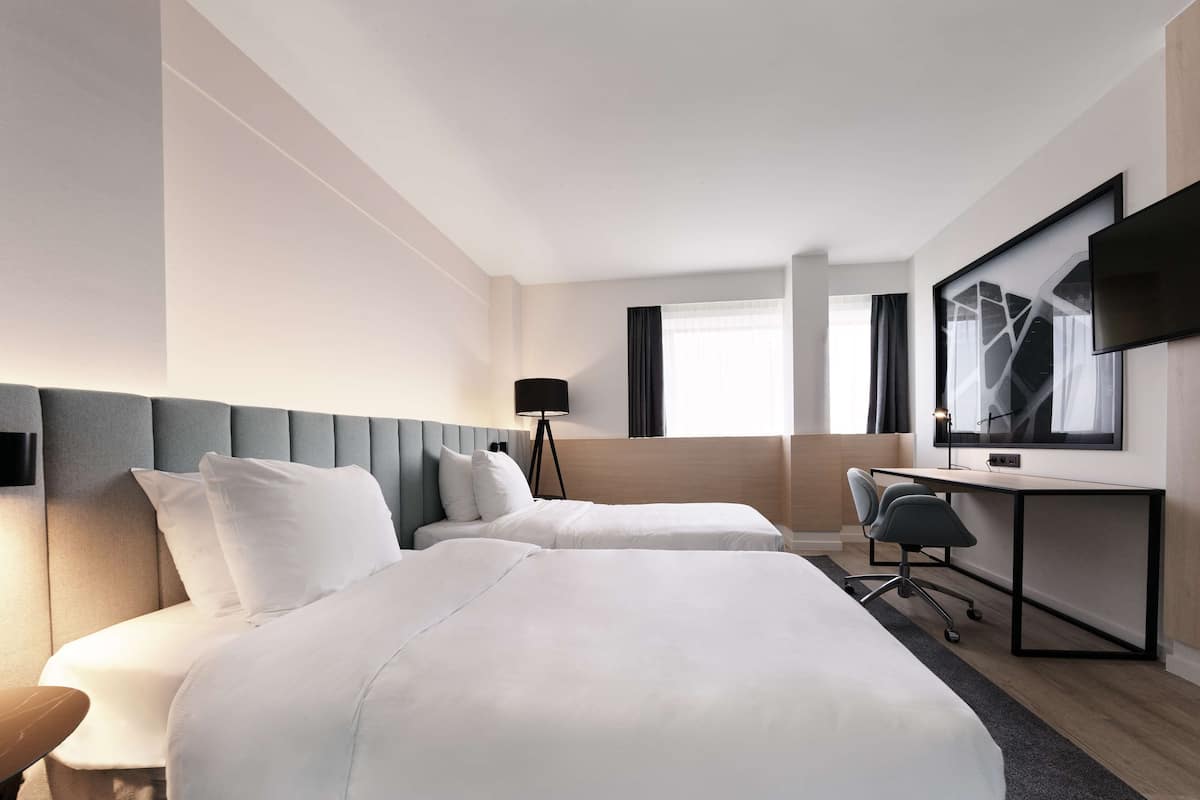 minibar, in-room safe, desk, laptop workspace