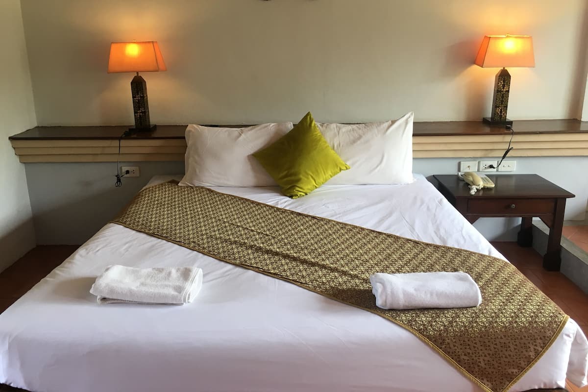Deluxe Room | In-room safe, desk, blackout curtains, free WiFi