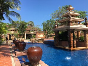 Outdoor pool, pool umbrellas, pool loungers - Circle Phuket Resort & Spa (Kamala)