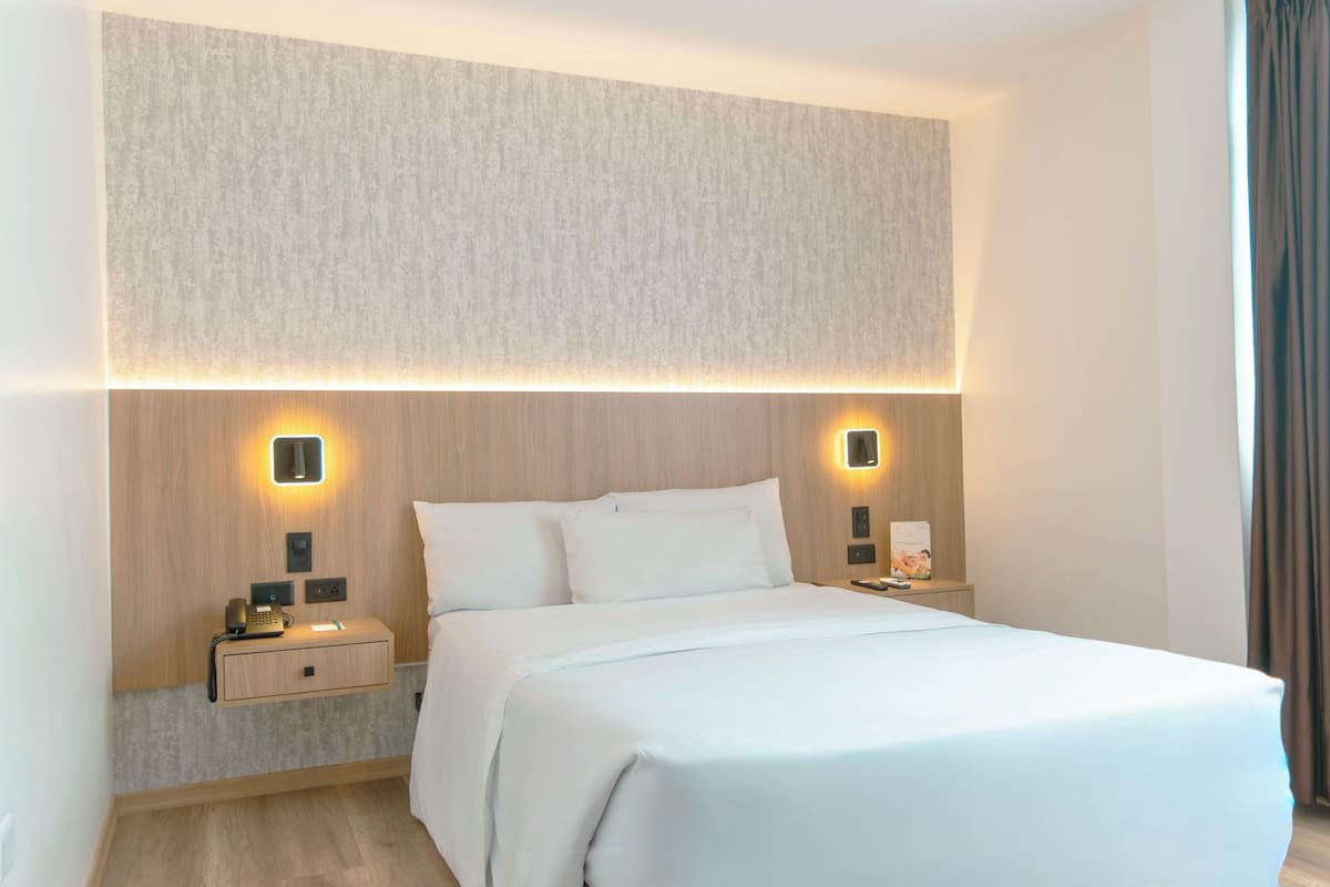 Chambre simple Standard | Couette en duvet, coffre-fort, bureau, systĂšme dâinsonorisation