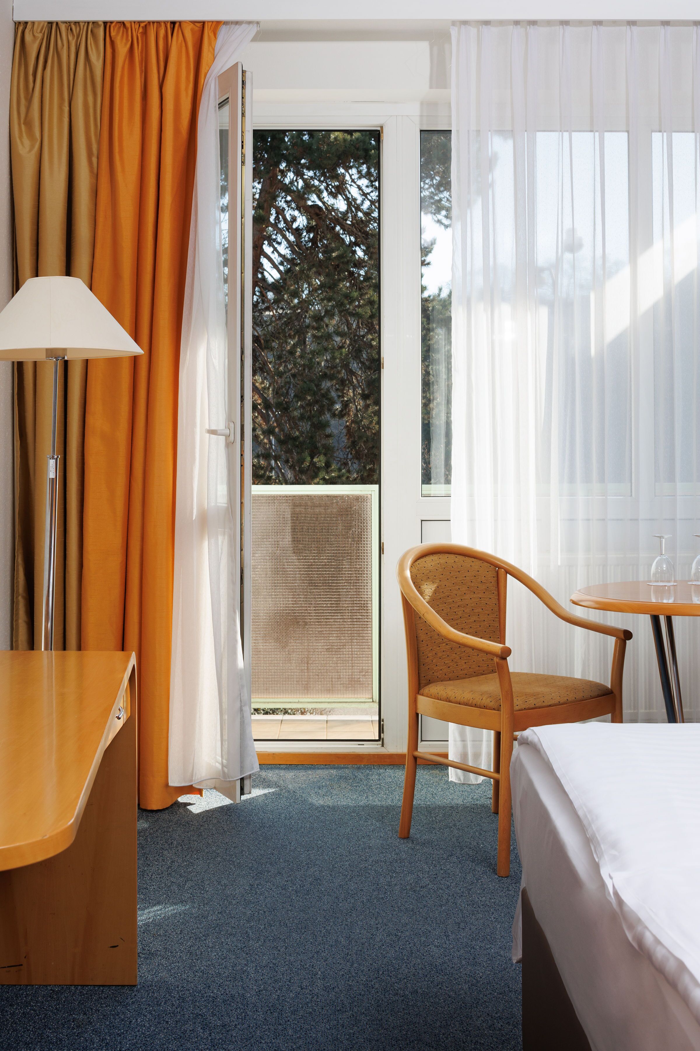 hypo-allergenic bedding, in-room safe, desk, laptop workspace