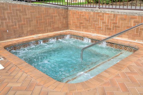 Gatlinburg River Inn - Image 22