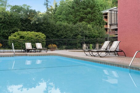 Gatlinburg River Inn - Image 10