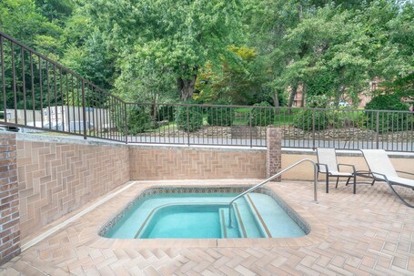 Gatlinburg River Inn - Image 28