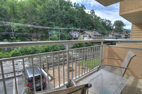 Gatlinburg River Inn - Image 30