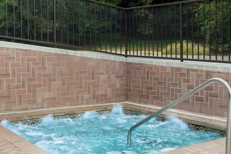 Gatlinburg River Inn - Image 49