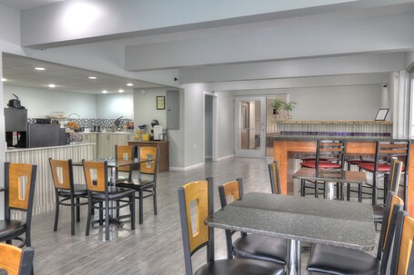 Gatlinburg River Inn - Image 36