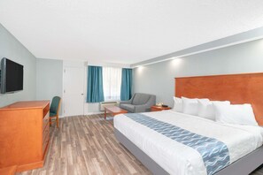 Desk, blackout curtains, iron/ironing board, free WiFi - Gatlinburg River Inn (Gatlinburg)