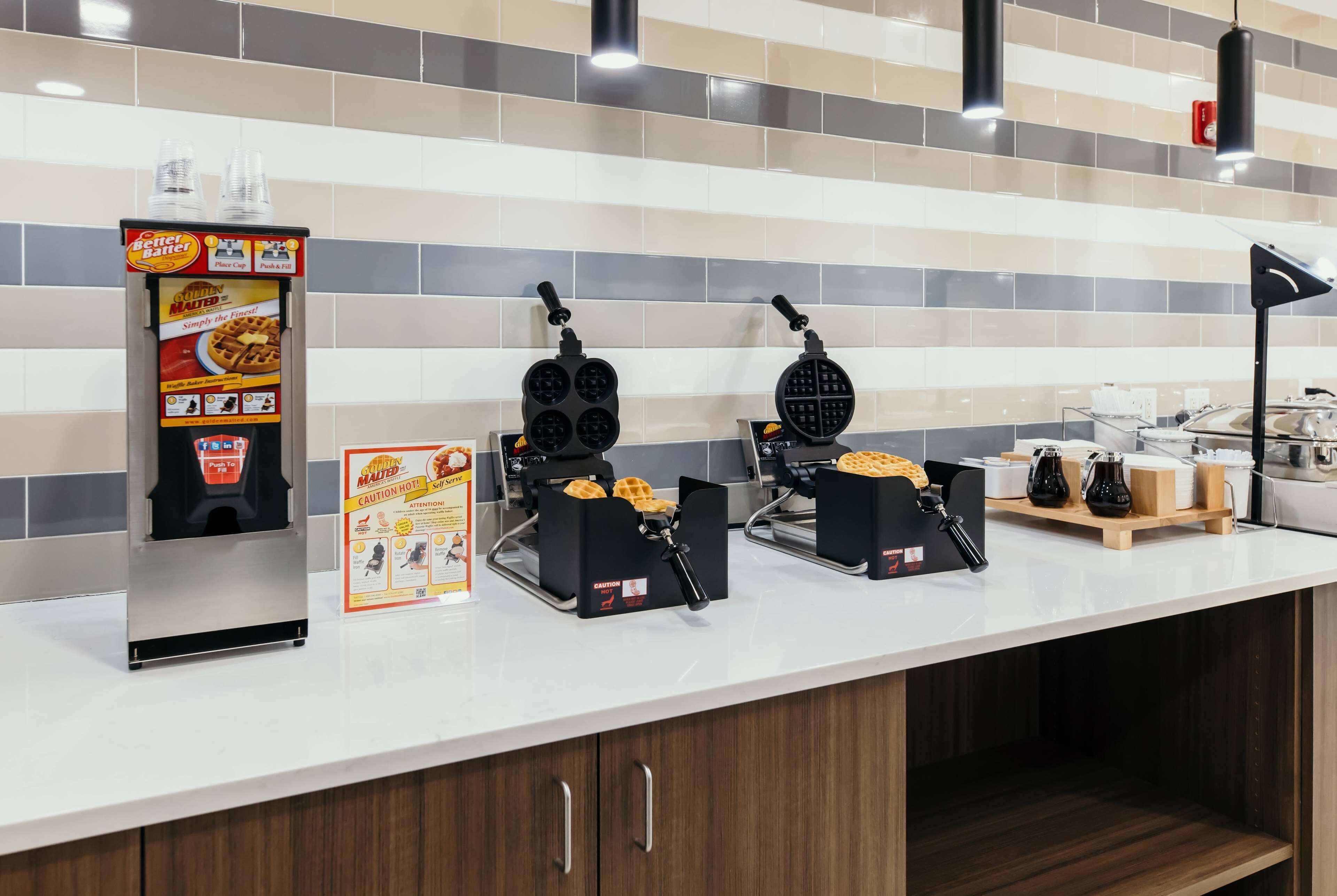 free buffet breakfast