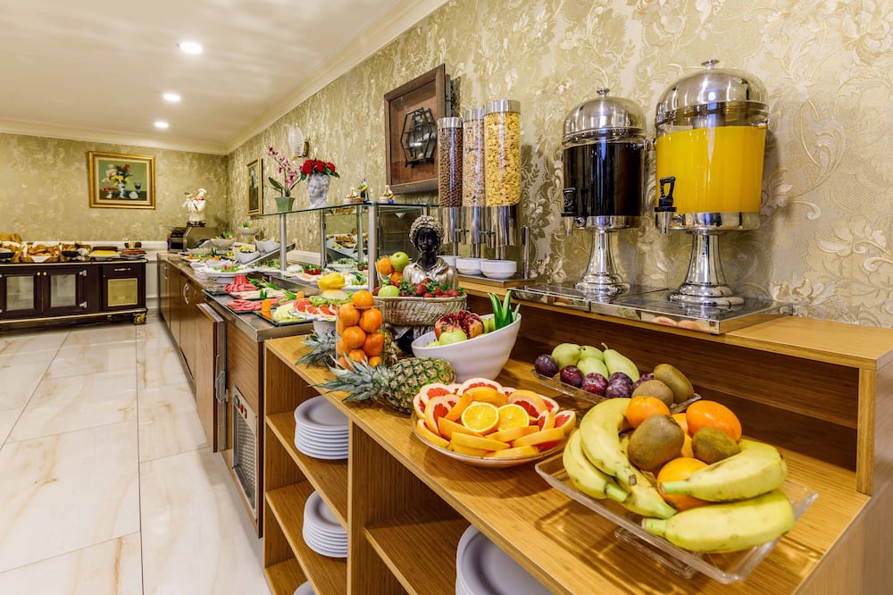 Hotel Golden Crown