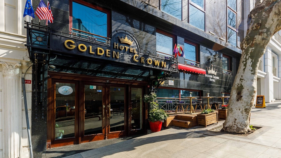 Hotel Golden Crown