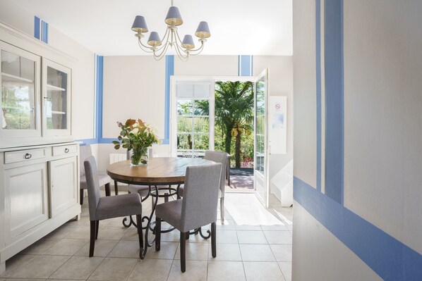 House 4/6 people | Living area | Flat-screen TV