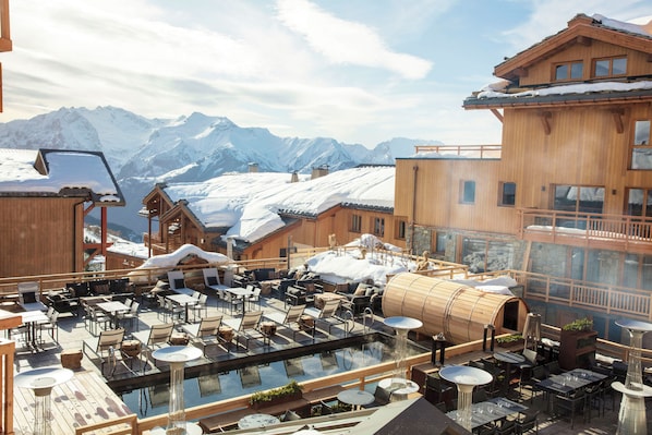 Balcony view - Grandes Rousses Hotel & Spa (Huez)