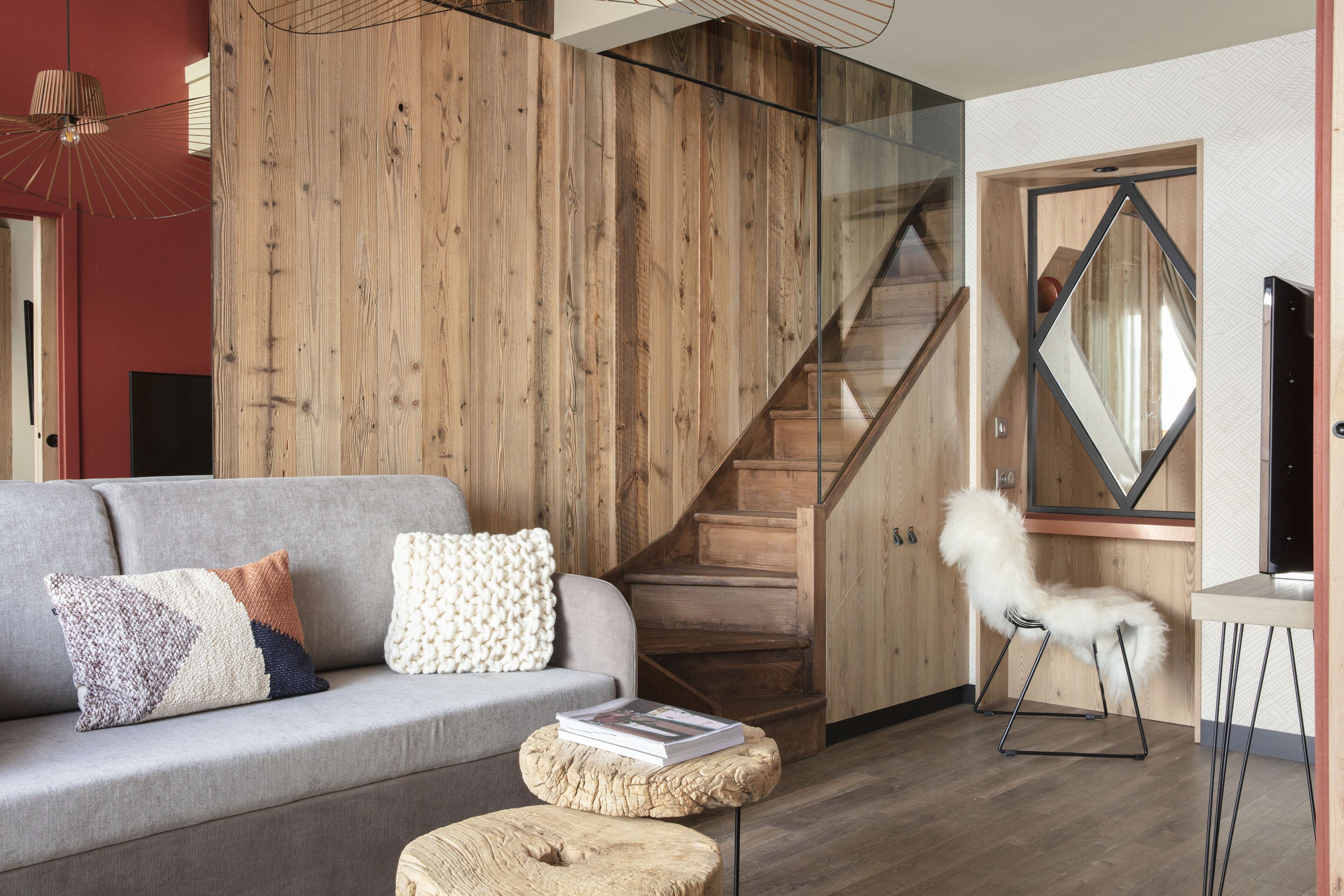 executive suite | living area | 40-inch flat-screen tv with digital channels, tv