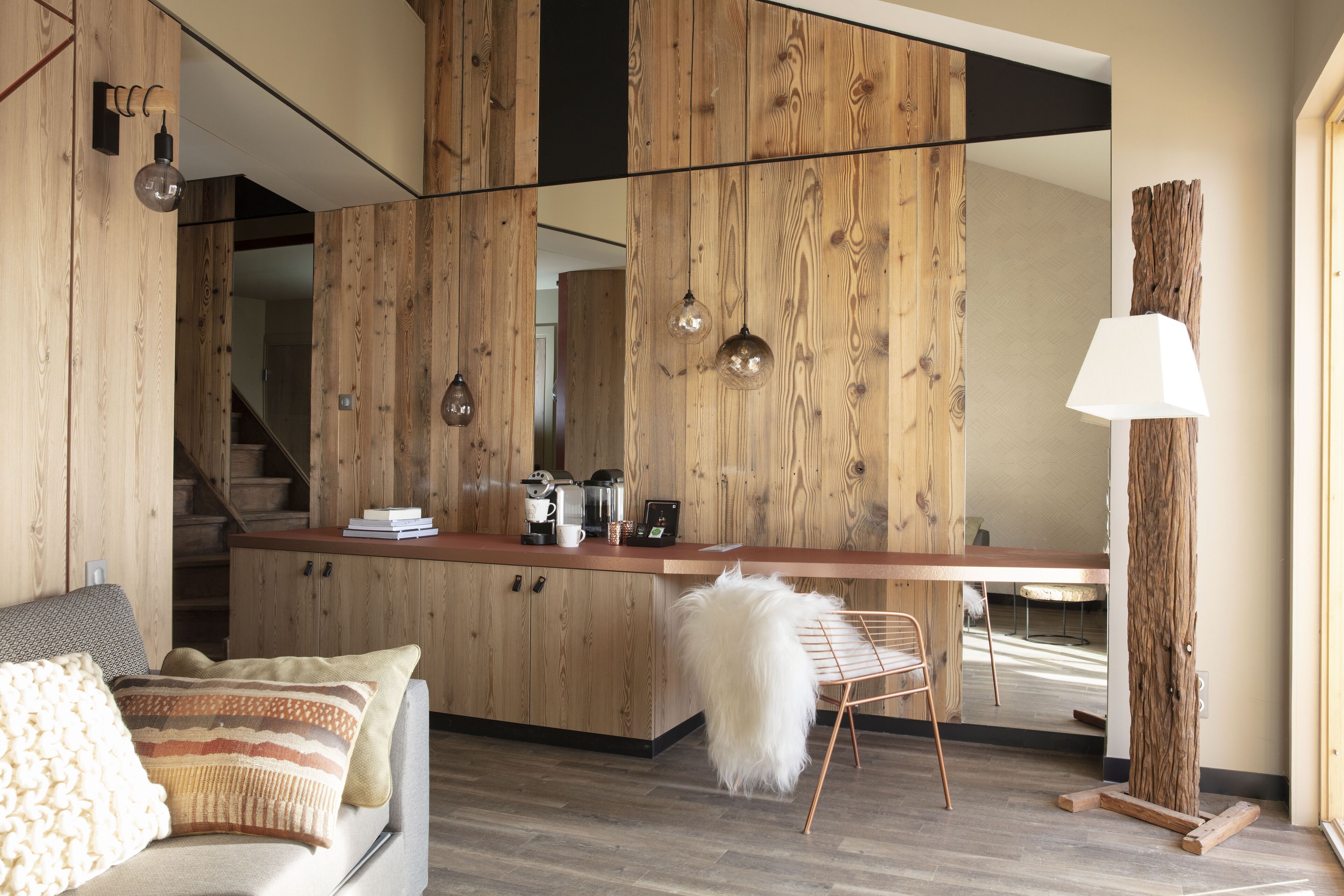 40-inch flat-screen tv with digital channels, tv