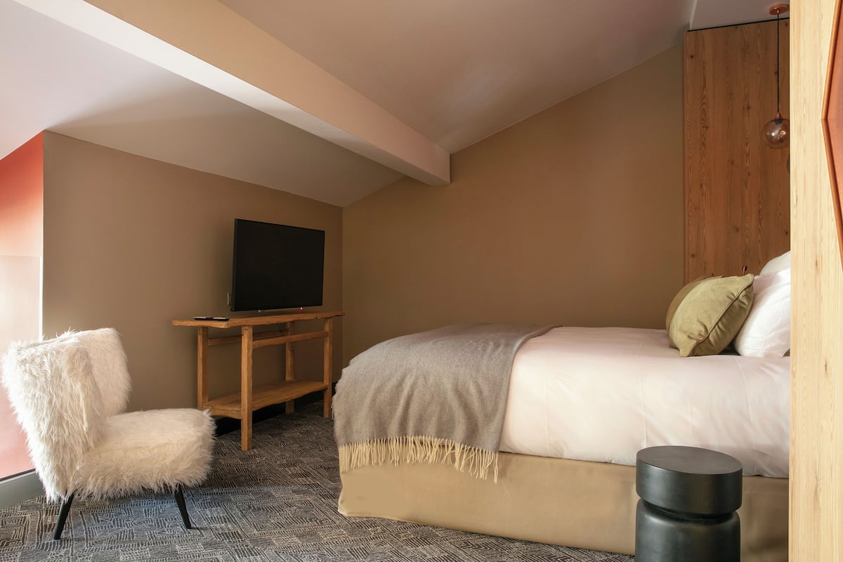 Suite, varias camas, vista a la montaña, mezzanine | 1 habitación, ropa de cama de alta calidad y camas con pillow-top
