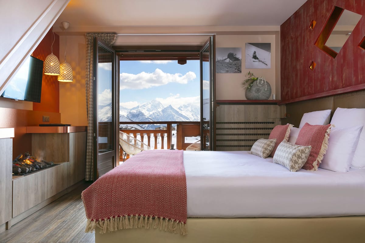 1 bedroom, premium bedding, pillow-top beds, in-room safe