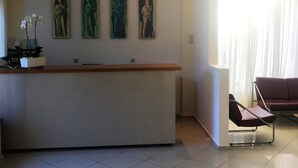 Reception - Karyatides (Aegina)