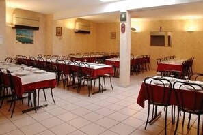 12 ristoranti, cucina internazionale