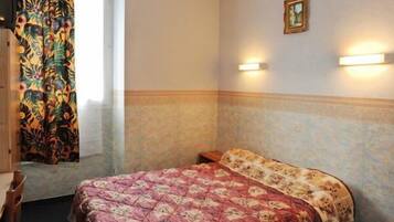 Quadruple Room | Iron/ironing board