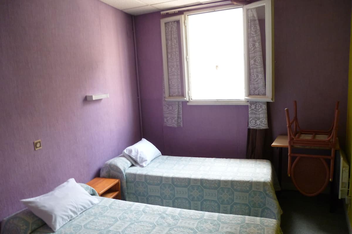 Twin Room | Iron/ironing board