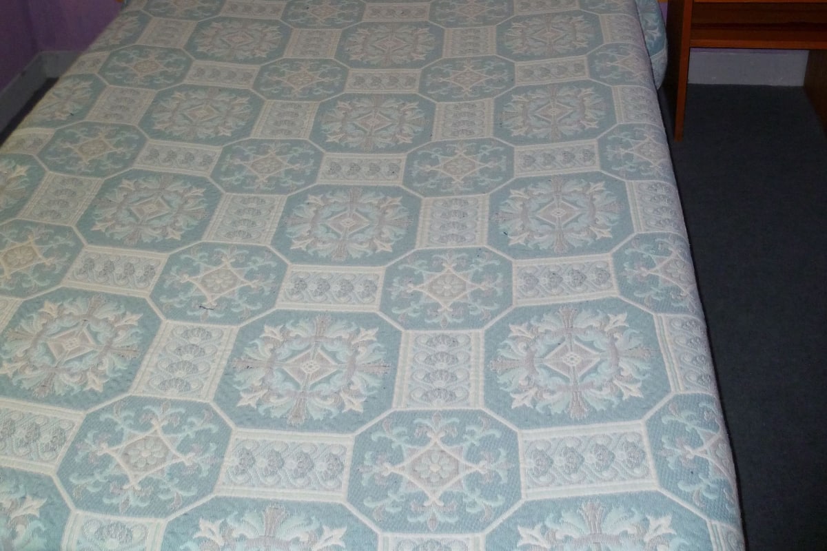 Single Room | Iron/ironing board