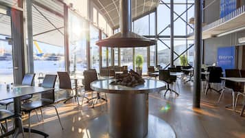 Aamiainen ja illallinen